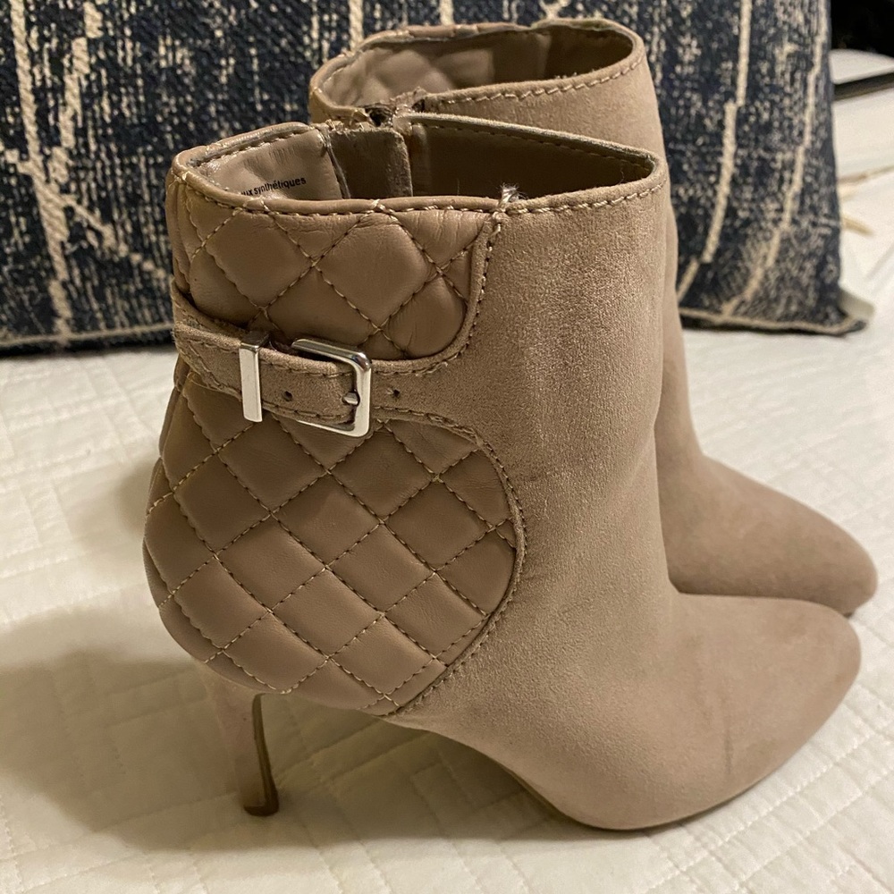 Express tan suede booties